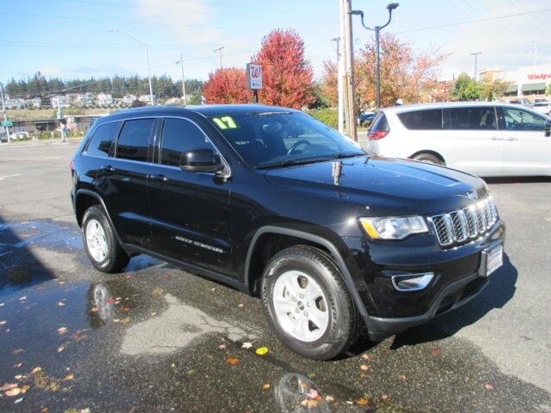 Used 2017 Jeep Grand Cherokee LaredoImage 5
