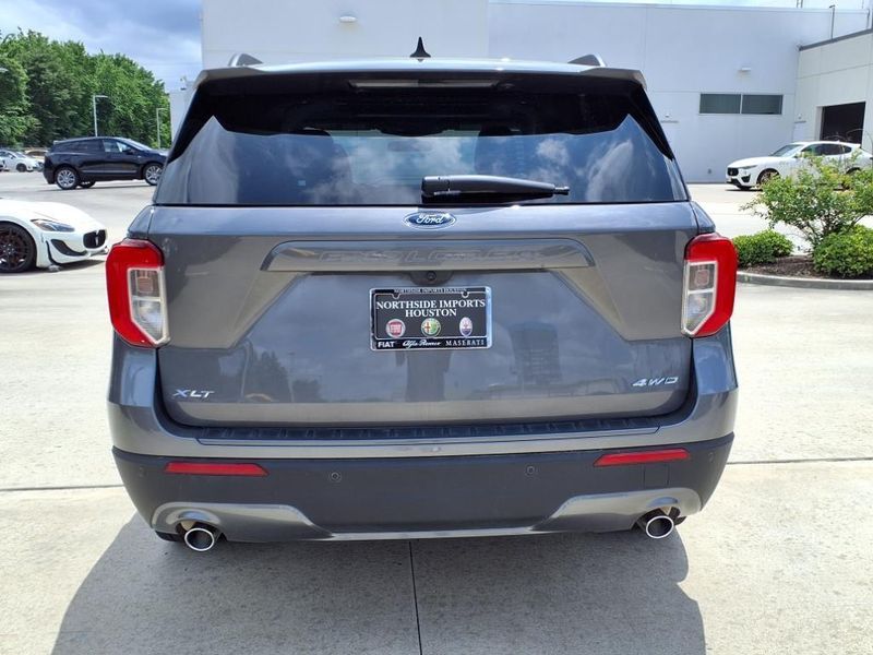 2023 Ford Explorer XLTImage 8
