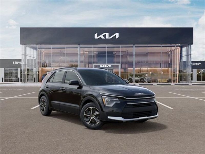 2025 Kia Niro LXImage 8