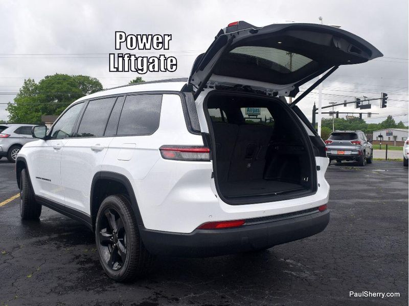 2025 Jeep Grand Cherokee L Limited 4x4Image 13