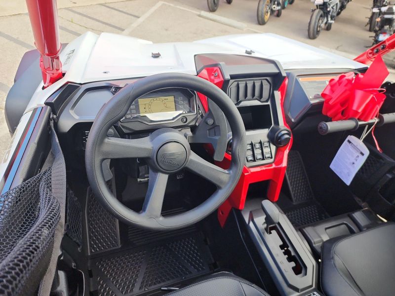 New 2025 Honda TALON1000R4 FOX LIVE VALVE Image 10