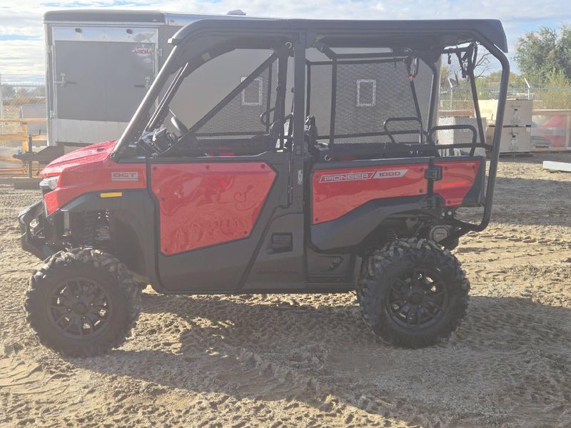 New 2026 Honda PIONEER 10005 DELUXE Image 2