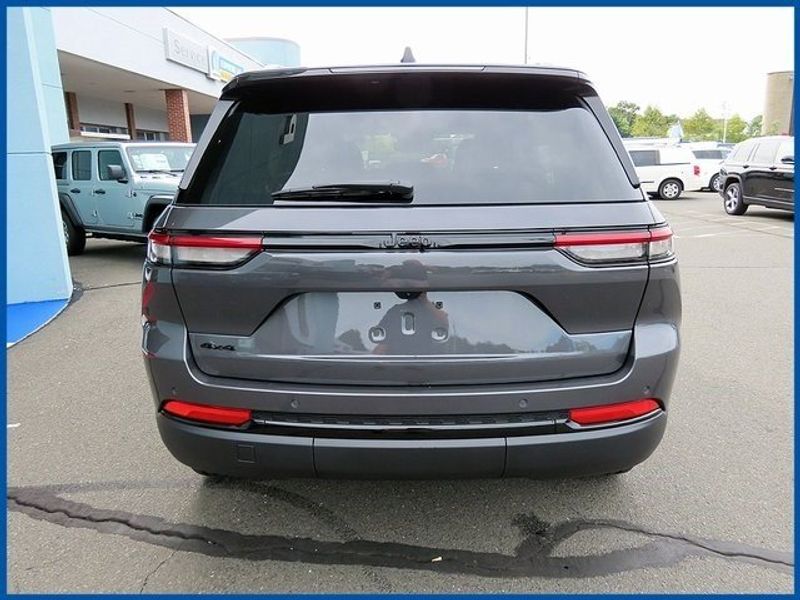 2023 Jeep Grand Cherokee LaredoImage 6