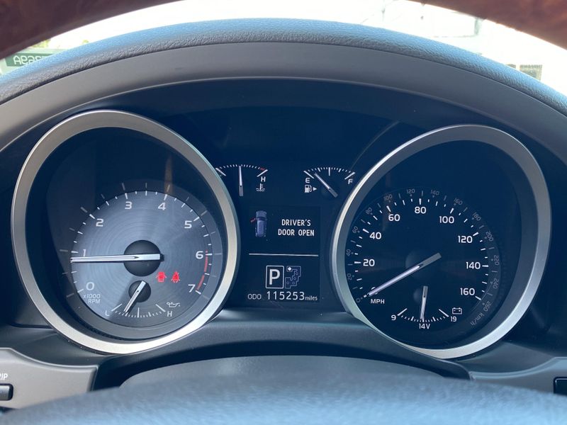 2013 Toyota Land Cruiser BaseImage 29