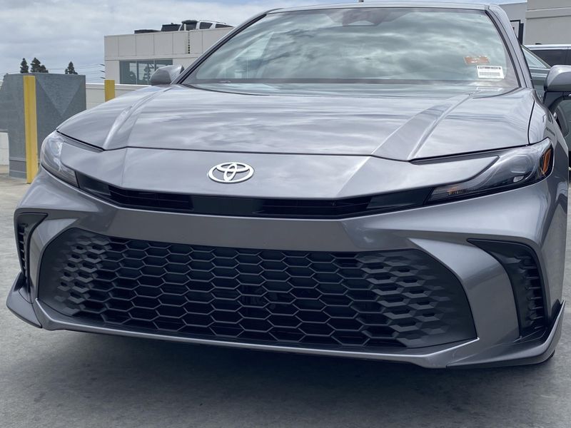 2025 Toyota Camry Image 7