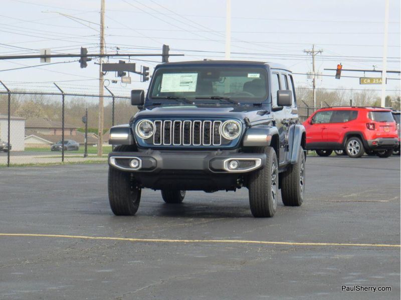 New 2025 Jeep Wrangler 4-door SaharaImage 9