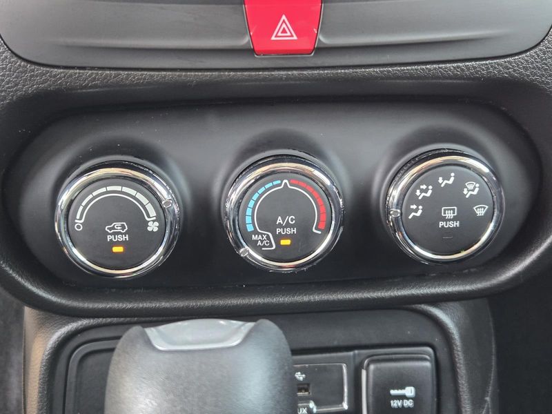 Used 2016 Jeep Renegade FWD 4dr Latitude