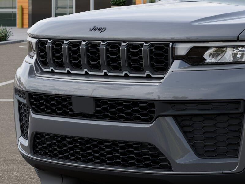 New 2027 Jeep Grand Cherokee Laredo Altitude 4x4Image 11