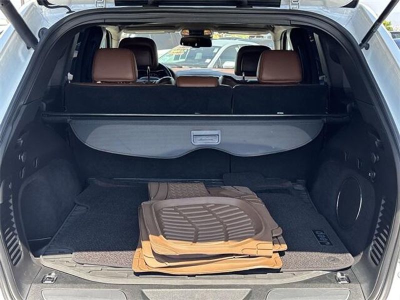 Used 2016 Jeep Grand Cherokee SummitImage 15