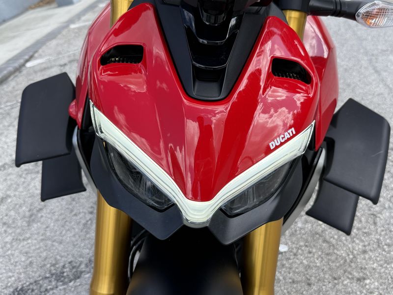 2022 Ducati Streetfighter V4 S