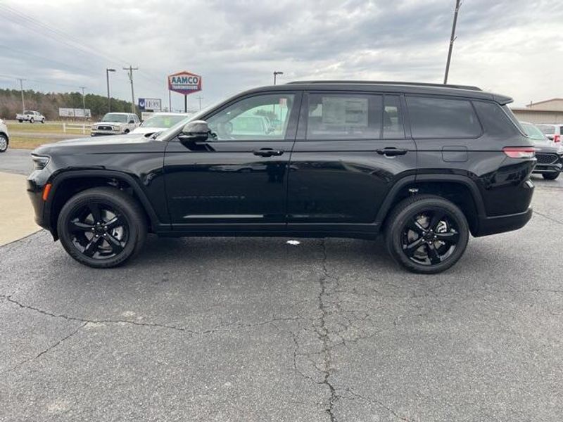 2025 Jeep Grand Cherokee L Altitude X 4x4Image 4