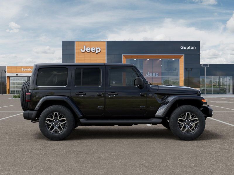 New 2027 Jeep Wrangler 4-door SaharaImage 21