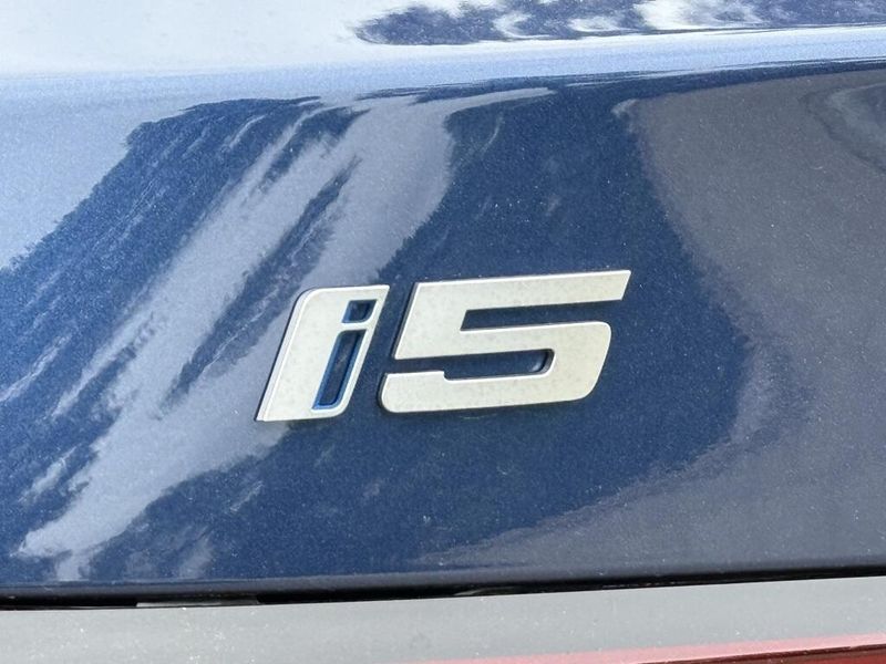 2025 BMW i5 eDrive40Image 13