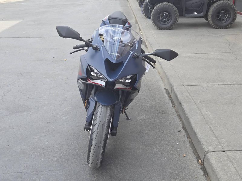 New 2027 Kawasaki NINJA ZX6R 