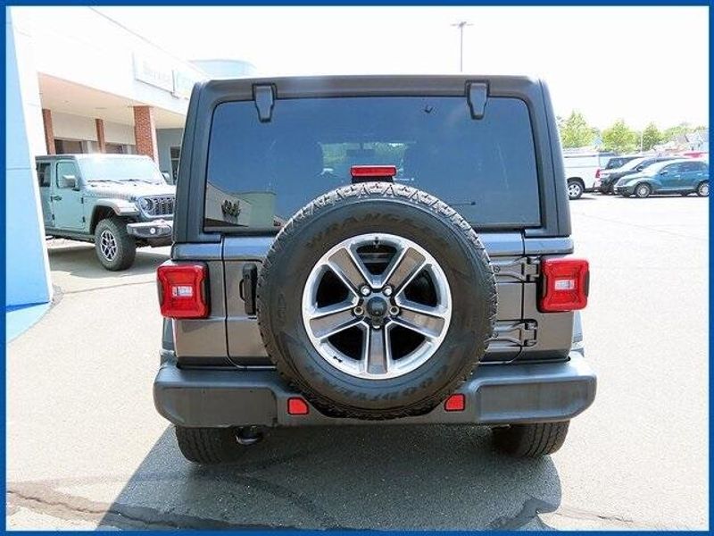 Used 2022 Jeep Wrangler Unlimited SaharaImage 6