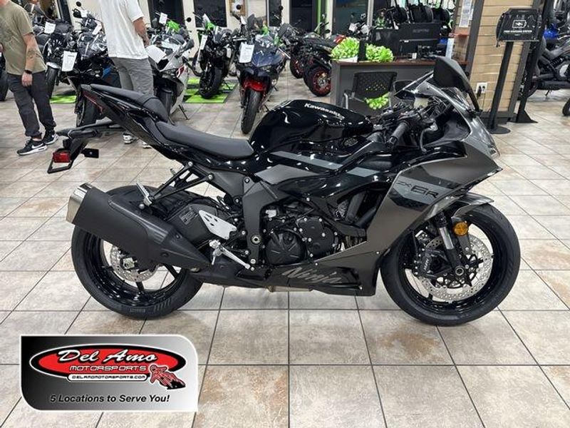 New 2026 Kawasaki NINJA ZX-6R Image 1