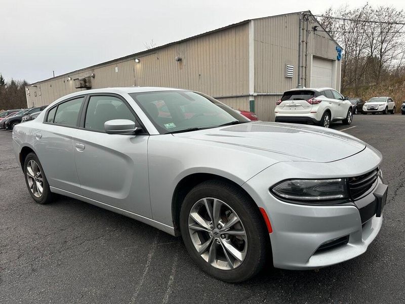 2021 Dodge Charger SXTImage 1