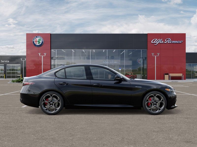 New 2025 Alfa Romeo Giulia RwdImage 38