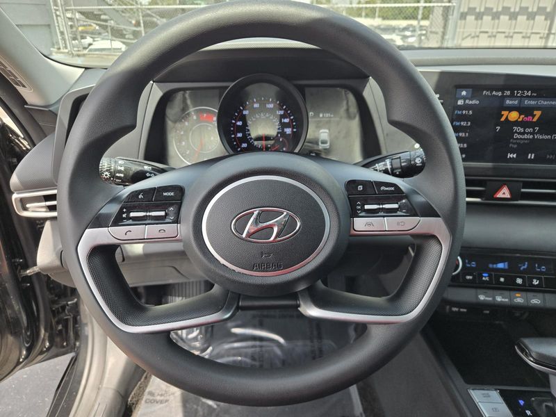 Used 2022 Hyundai Elantra SEL IVT
