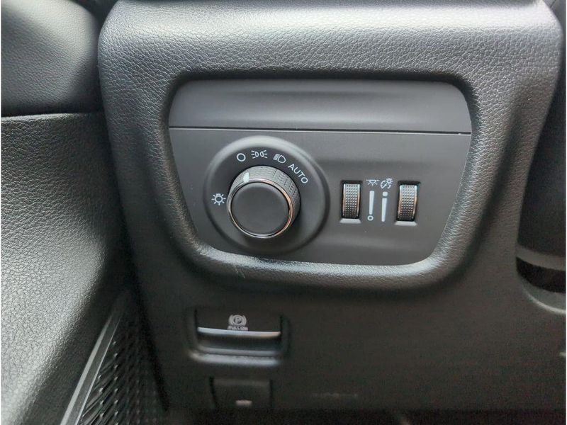 New 2025 Jeep Grand Cherokee Laredo X 4x2Image 26