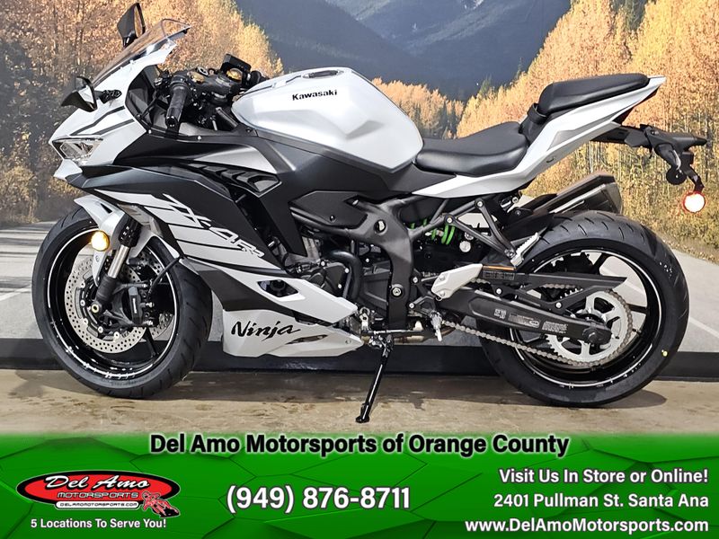 2025 Kawasaki NINJA ZX-4RR ABS Image 5