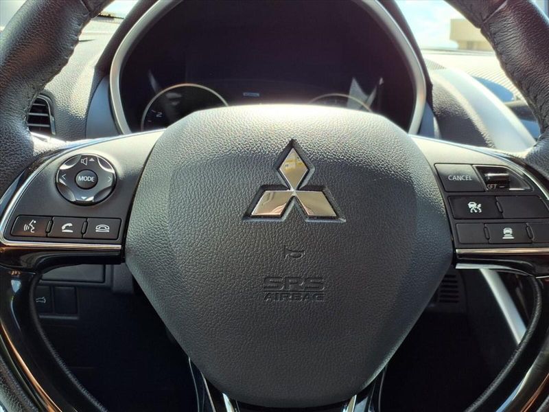 2024 Mitsubishi Eclipse Cross SE photo 23