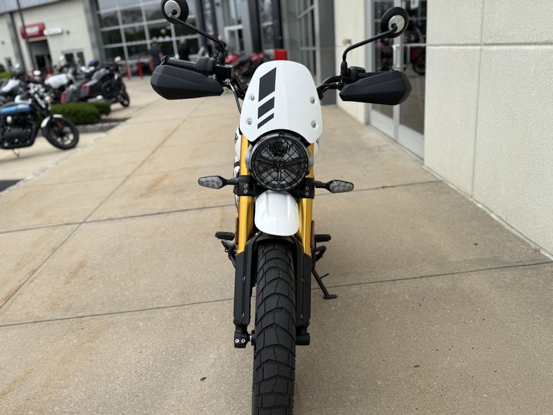 2026 Triumph SCRAMBLER 400 XCImage 4