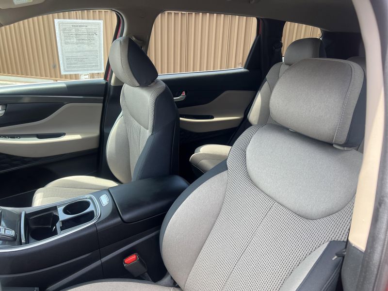Used 2022 Hyundai Santa Fe SEImage 5