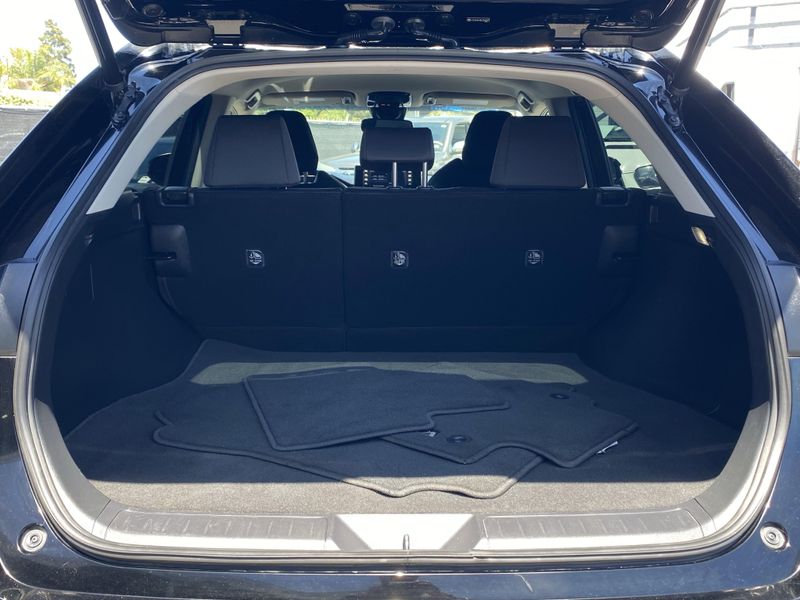 Used 2021 Toyota Venza LEImage 13