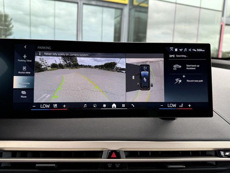 2025 BMW iX xDrive50Image 28