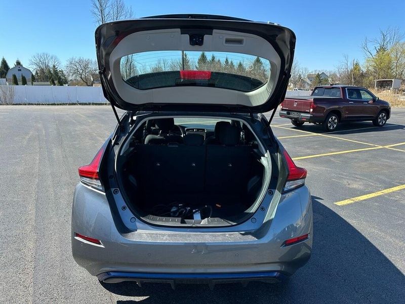 2020 Nissan Leaf SVImage 15
