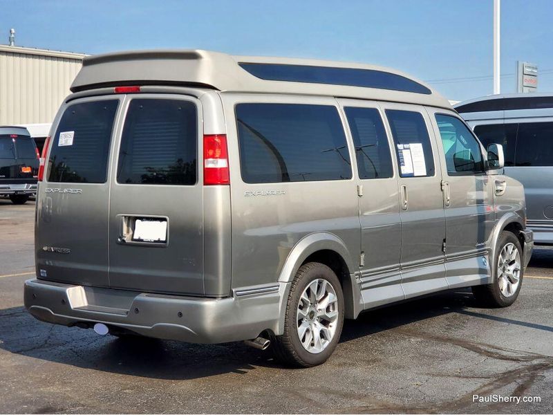 2022 Chevrolet Express Cargo Image 11