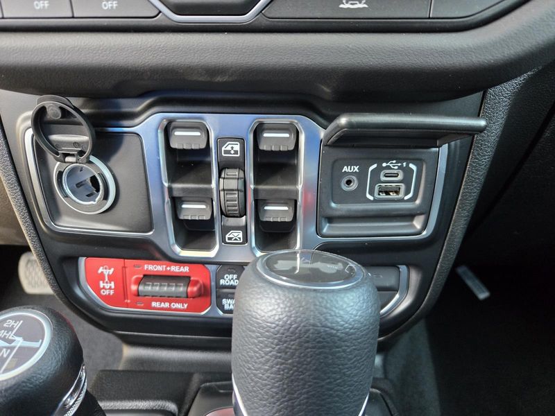 New 2026 Jeep Wrangler 4-door Rubicon