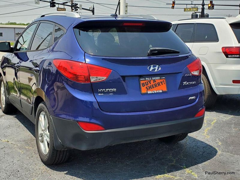 2011 Hyundai Tucson GLSImage 9