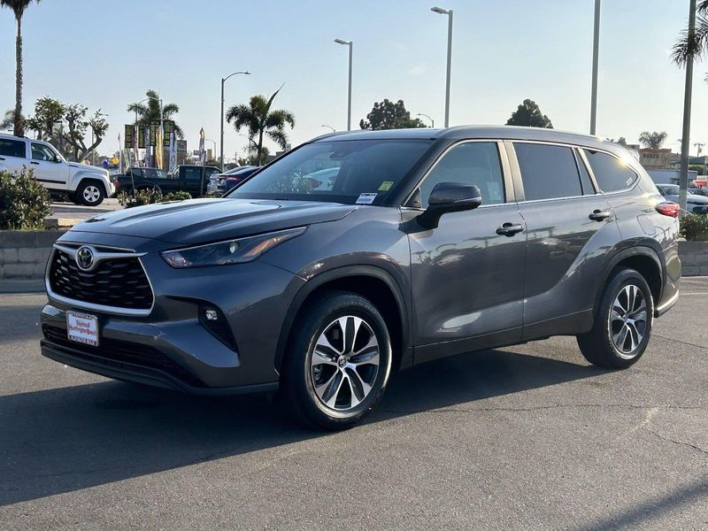 2023 Toyota Highlander XLEImage 8