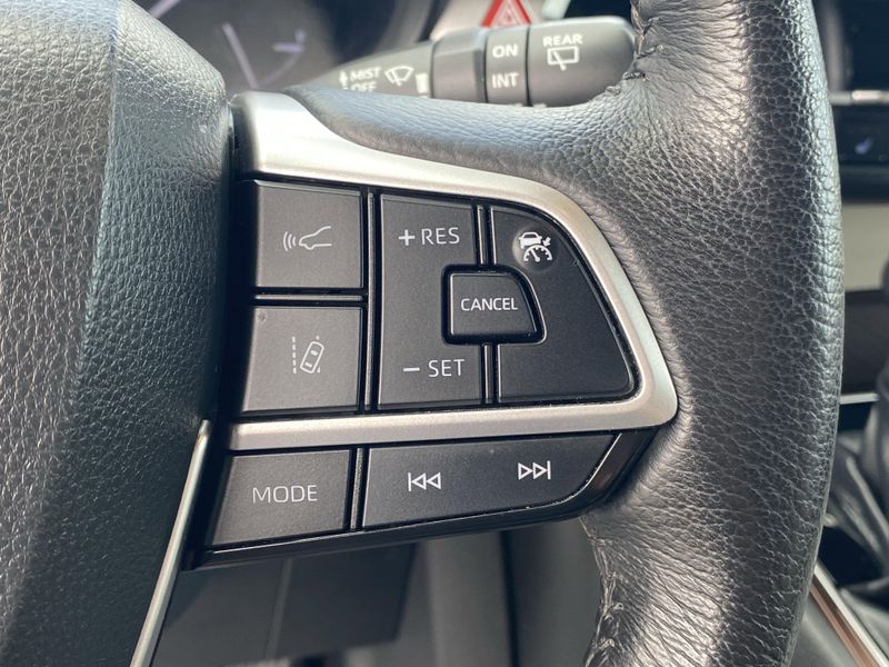 2023 Toyota Sienna XLEImage 29