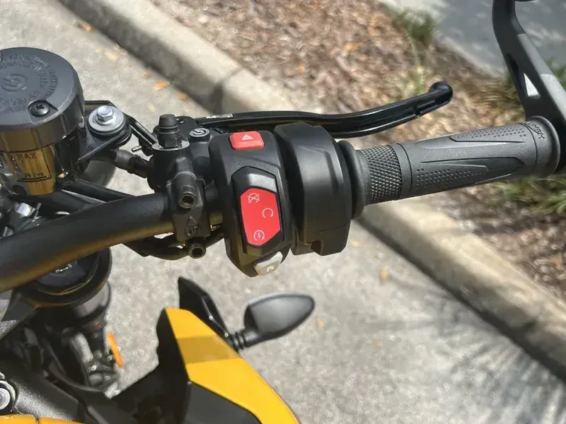 2025 Triumph Street Triple 765 RS
