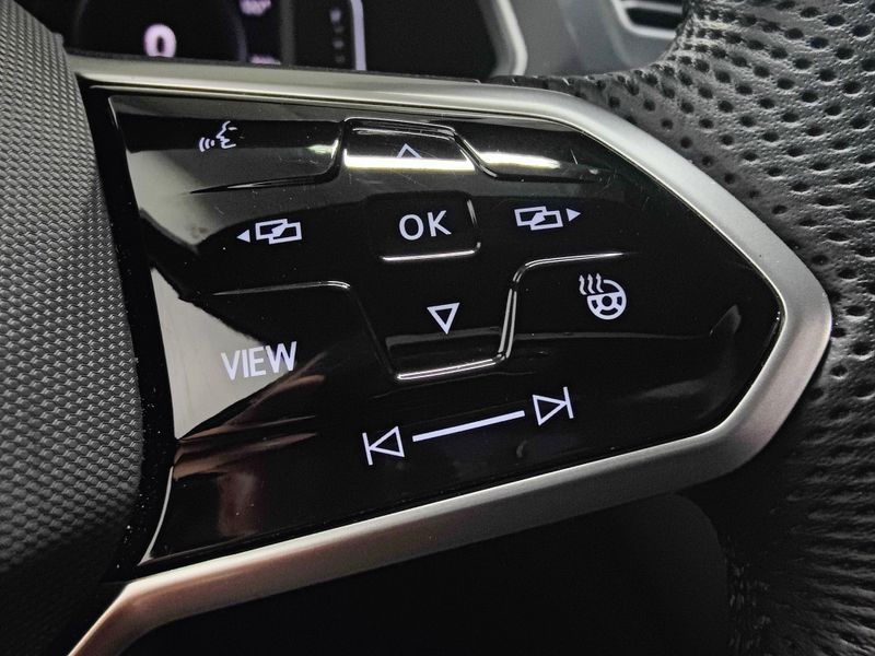 Used 2024 Volkswagen Tiguan AWD SEL R-Line w/Sunroof/NavImage 31