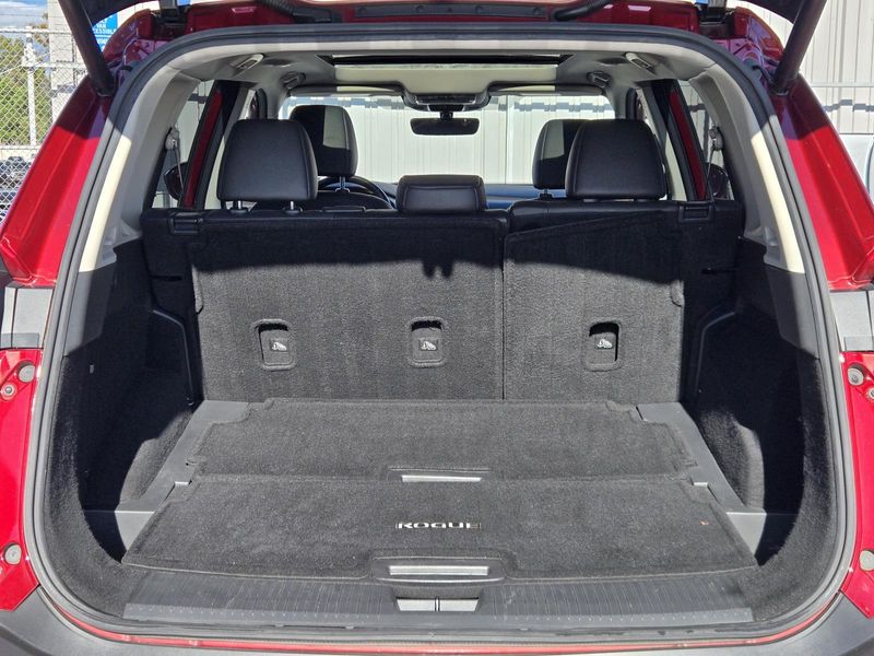 Used 2022 Nissan Rogue FWD Platinum