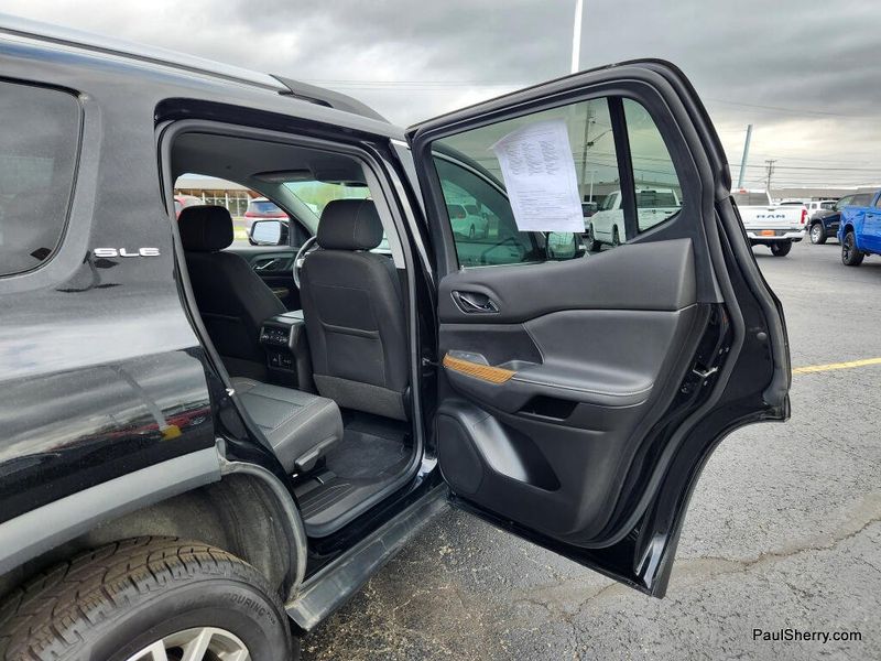 Used 2023 GMC Acadia SLE