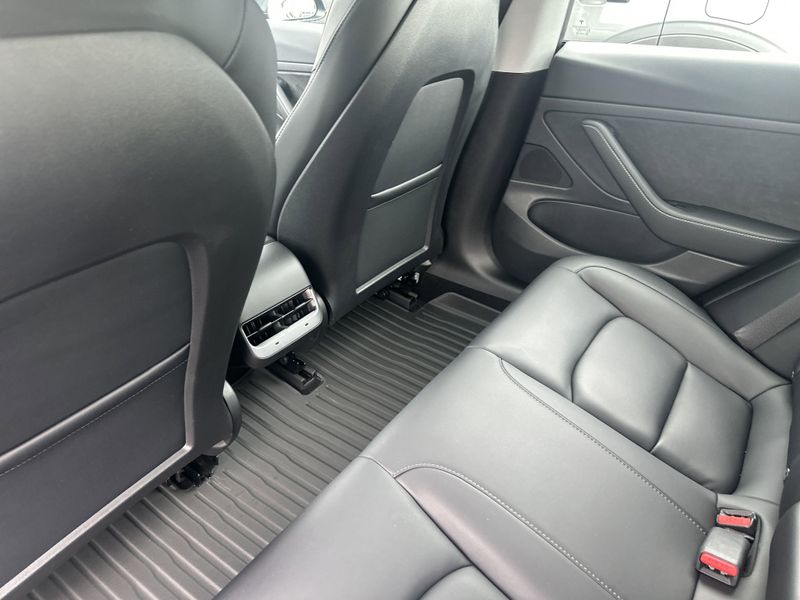 2021 Tesla Model 3 Standard Range PlusImage 16