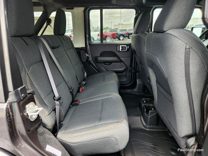 New 2025 Jeep Wrangler 4-door SaharaImage 42