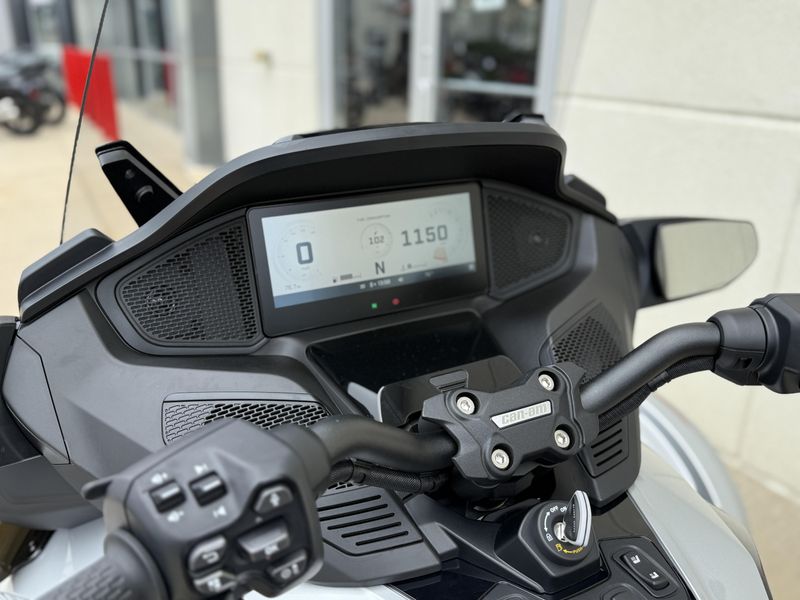 2024 Can-Am SPYDER RT LIMITEDImage 6