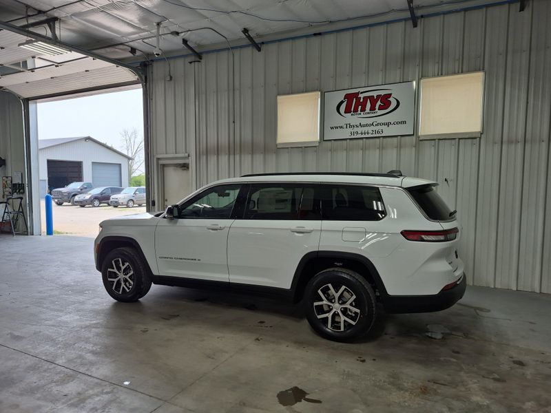 2025 Jeep Grand Cherokee L Limited 4x4Image 15