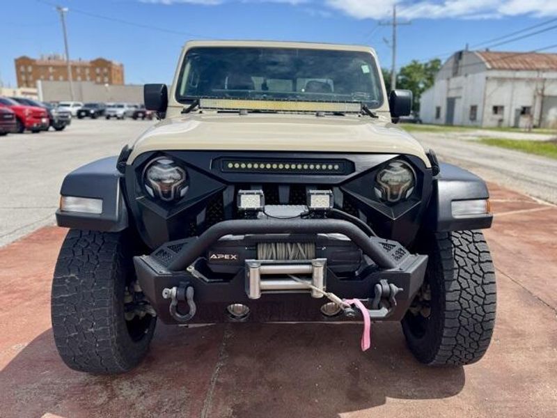 Used 2020 Jeep Gladiator SportImage 2