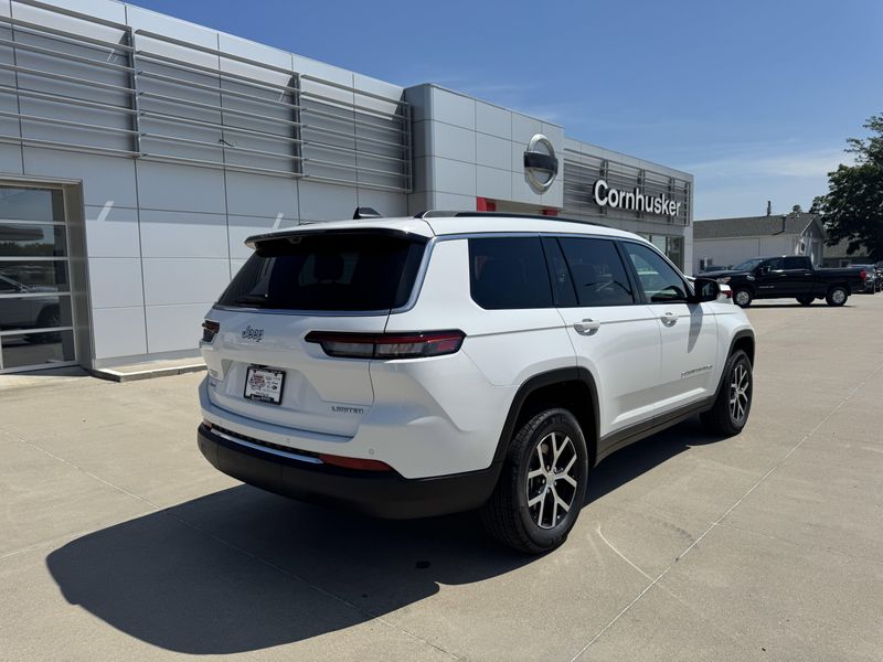 New 2025 Jeep Grand Cherokee L LimitedImage 8