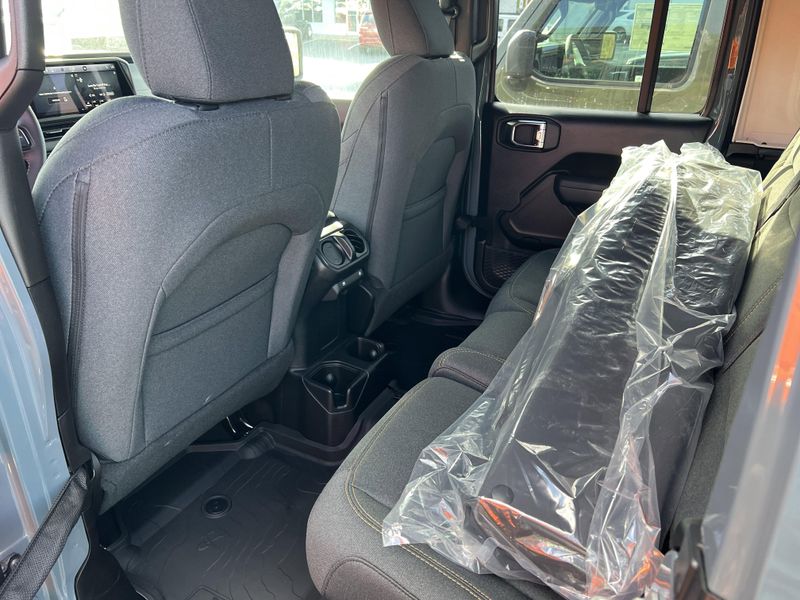 New 2025 Jeep Wrangler 4-door Sport SImage 15