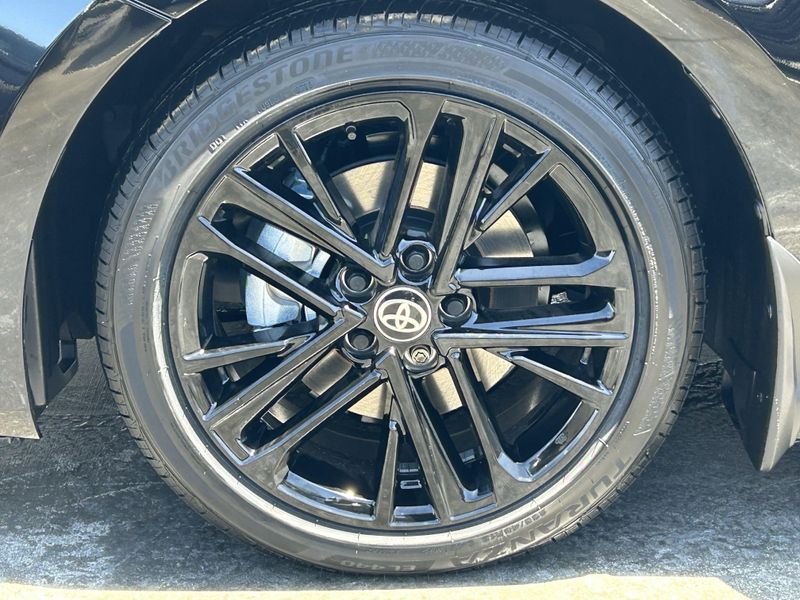 2025 Toyota Camry SEImage 8