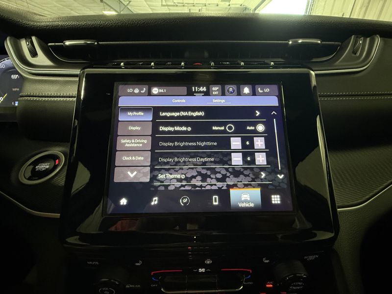 Used 2025 Jeep Grand Cherokee AltitudeImage 29
