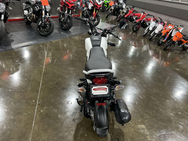 2025 Honda Navi Image 12
